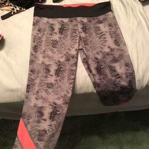 Under armor crop Capri